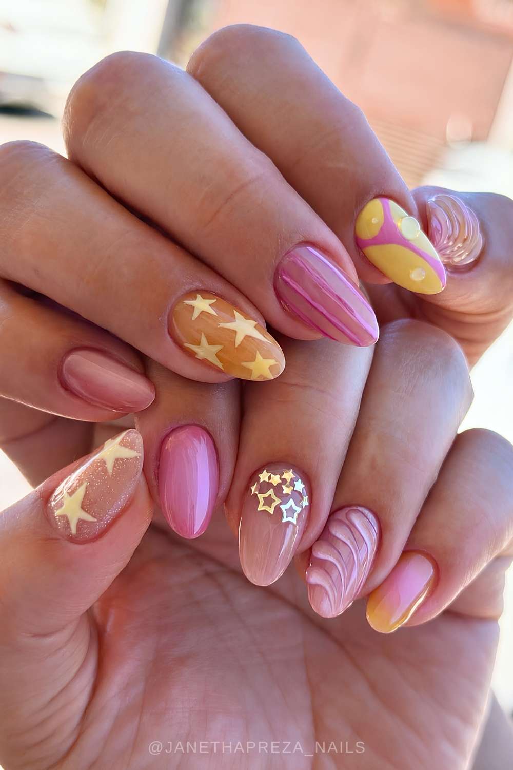 Pink und gelb naegel sterne linien art