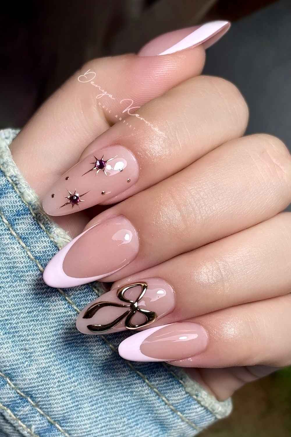 Pinke French Naegel mit Sternen und Schleifen
