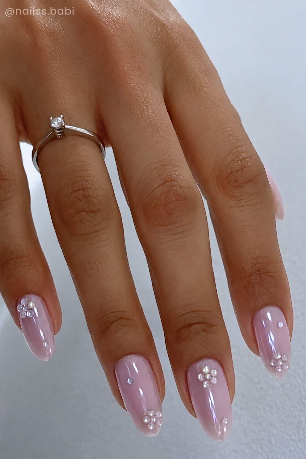 Rosa Chrome Naegel mit Strassblumen