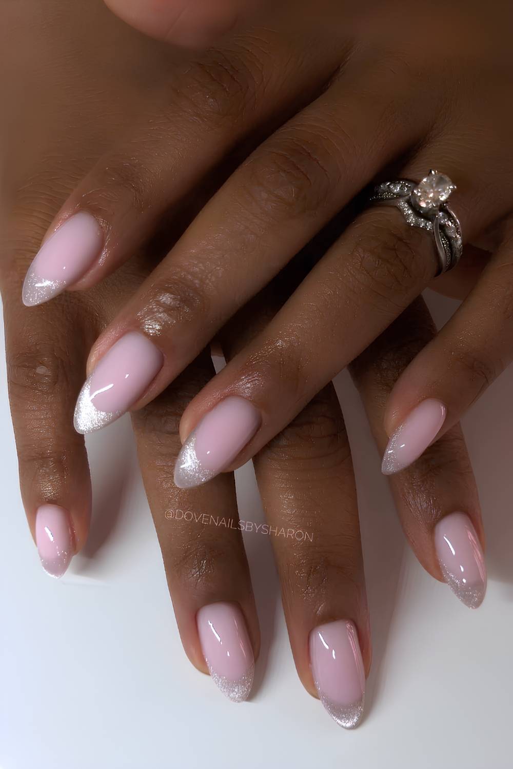 Silberne Cat Eye French Tip Naegel