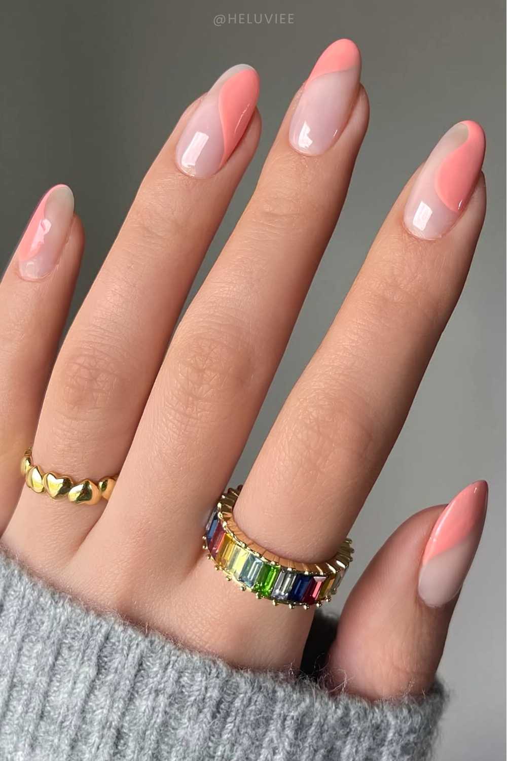 Transparente Naegel mit Korallen Swirls