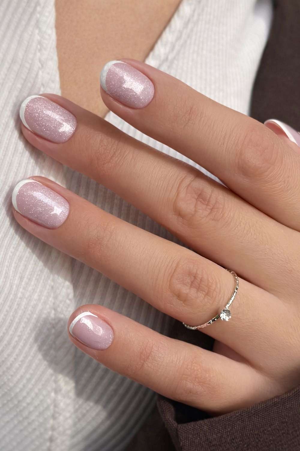 Weisse Mini French auf Glitzerbase