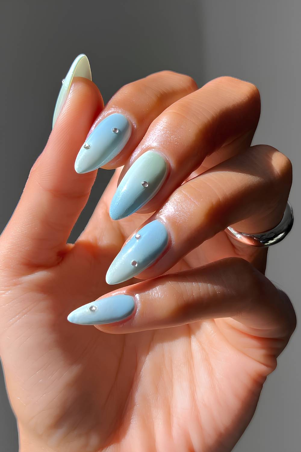 Aquamarin Ombre Naegel mit Strass