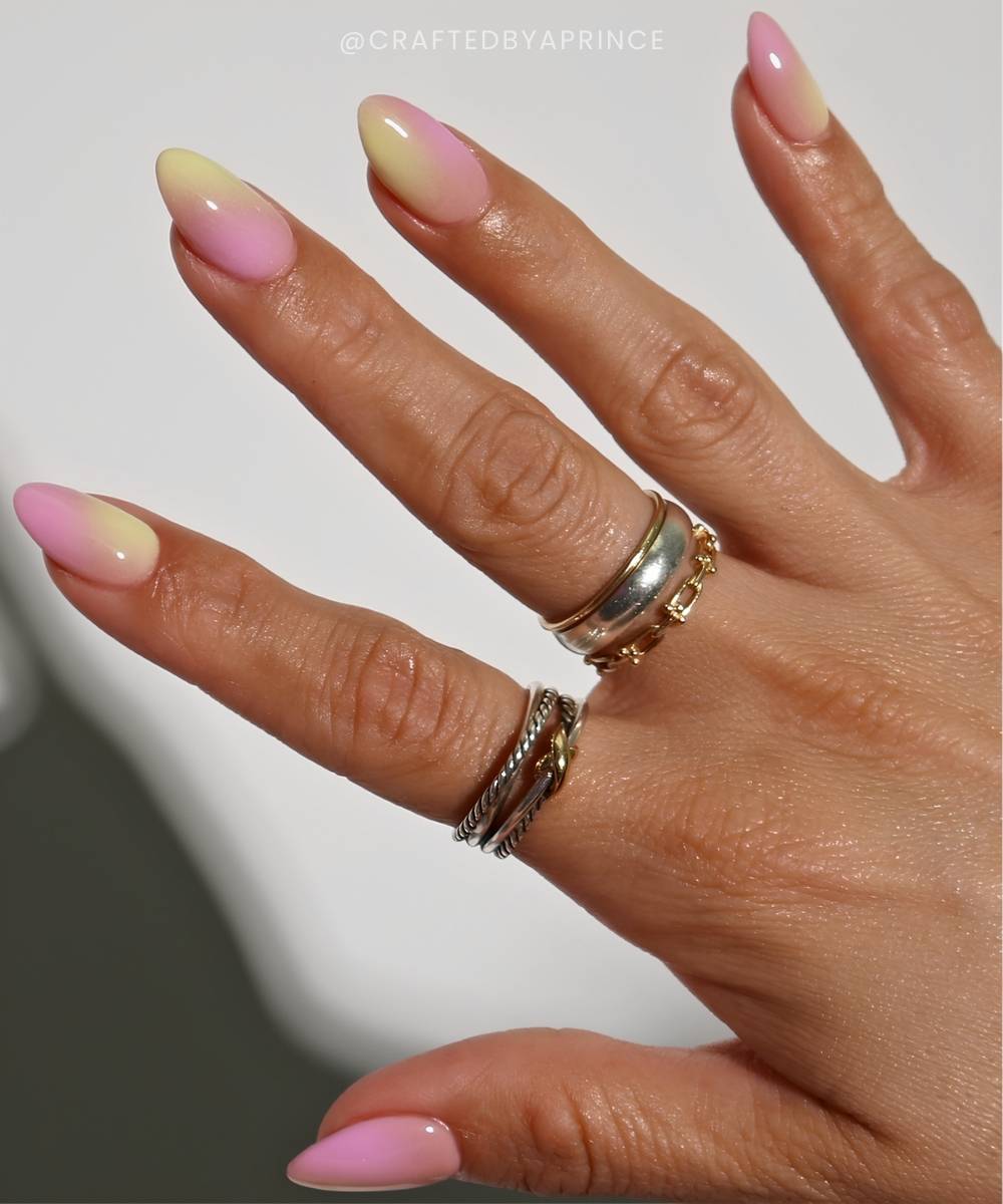 Gelbe und rosa Sorbet Naegel