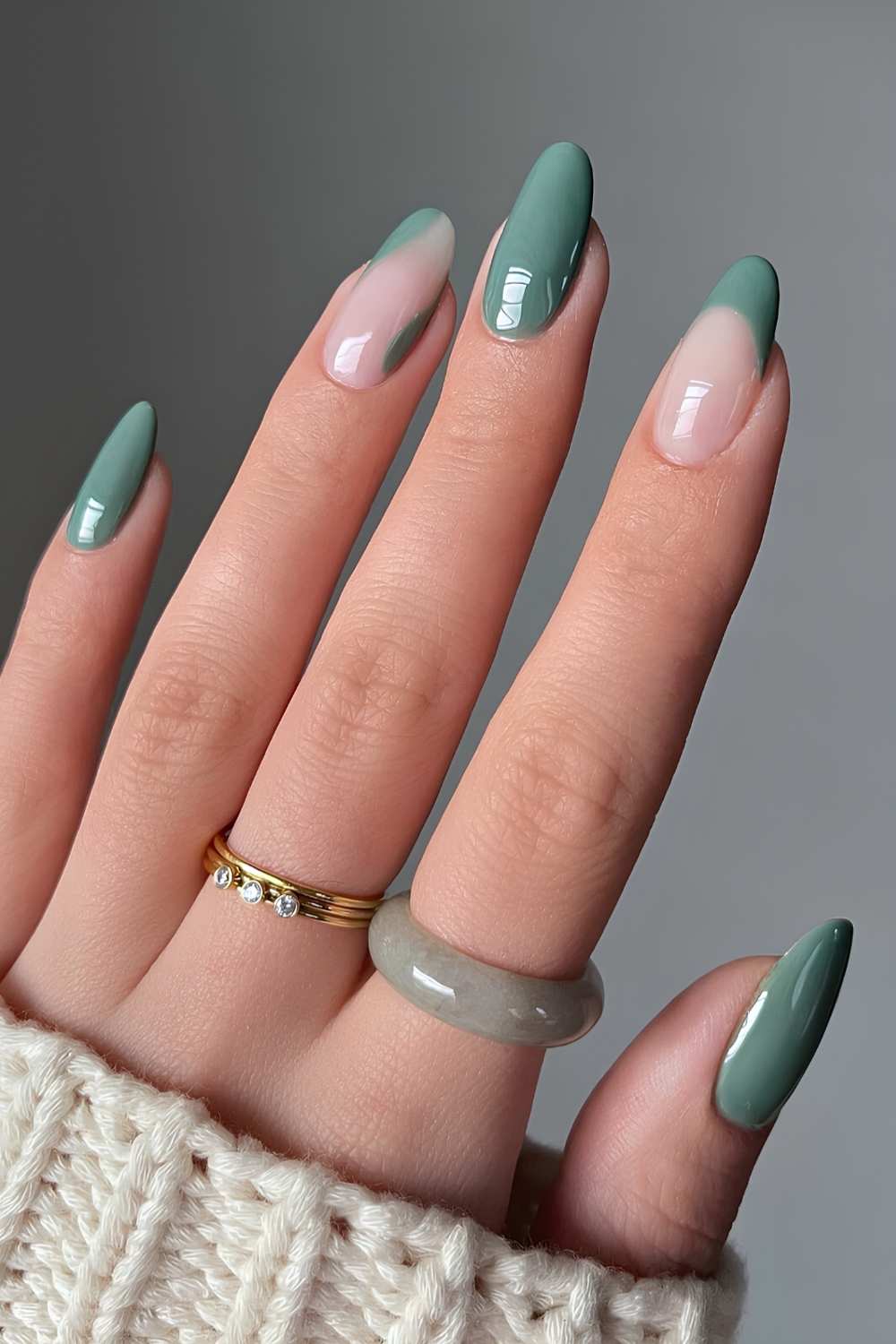 Gruene Mandelform Naegel mit Freiraum Design