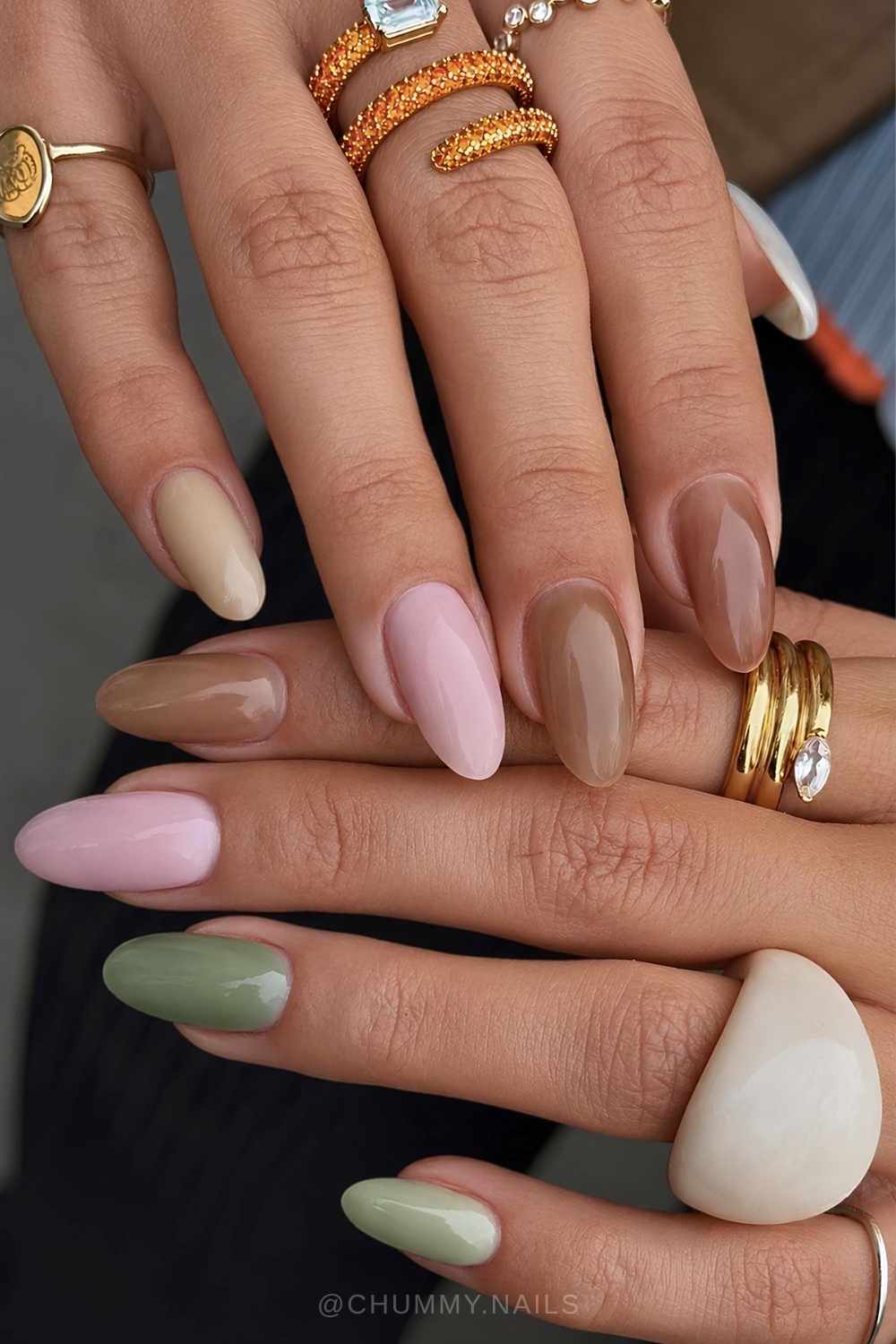 Jelly Naegel in Gruen Rosa und Braun