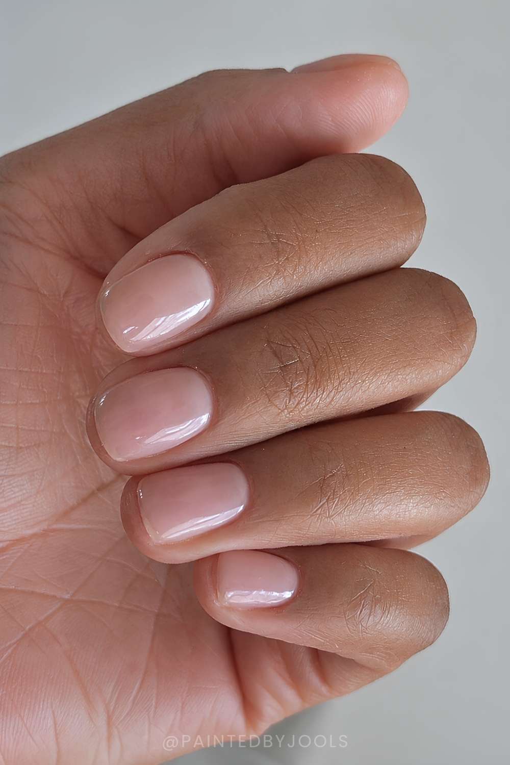Kurze Transparente Nude Manikuere