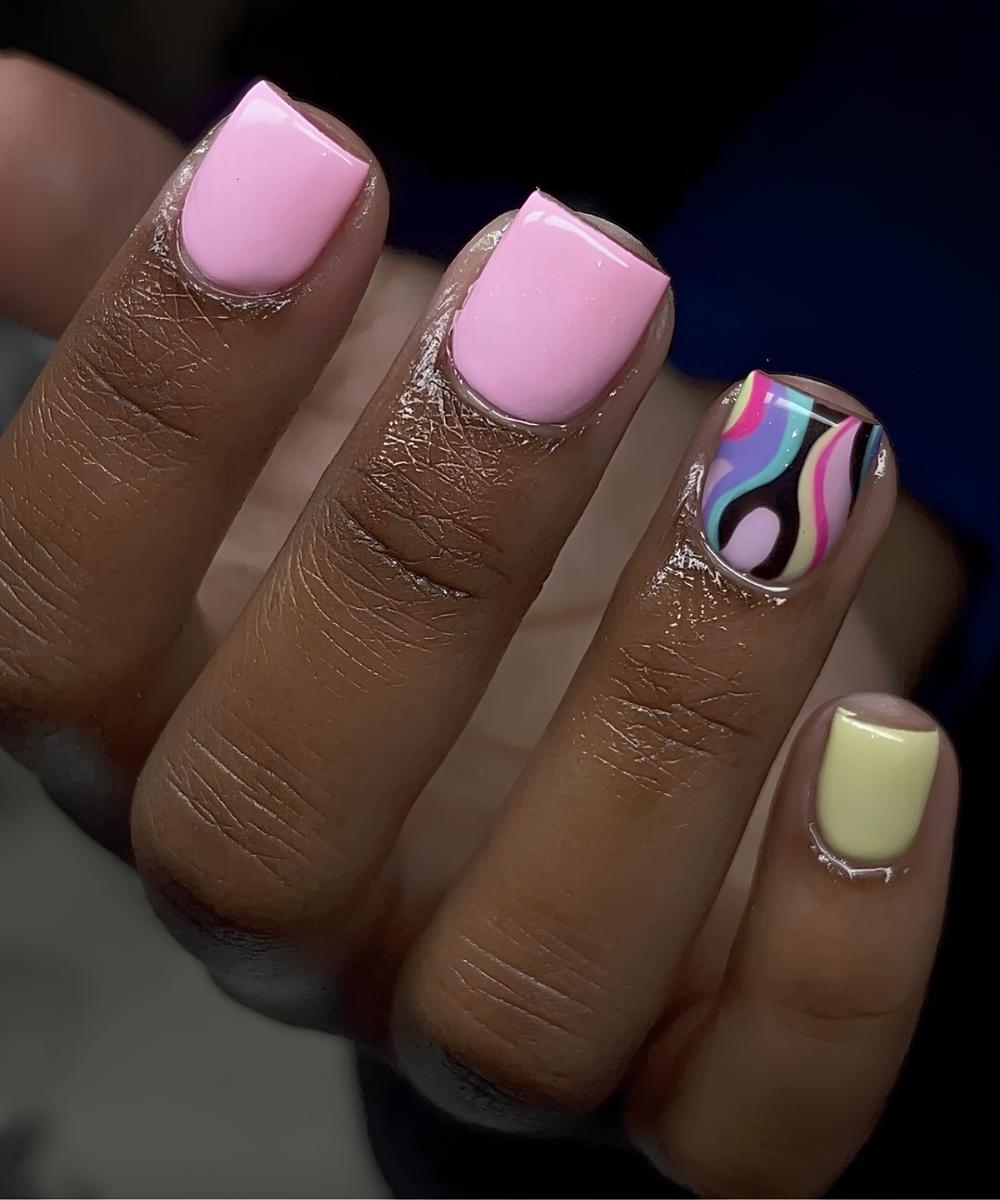 Kurze bunte Pucci Naegel