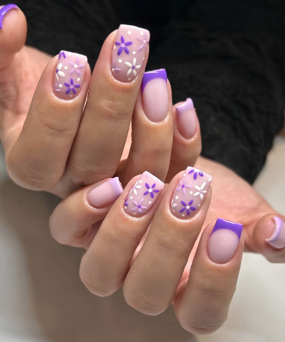 Lila und Flieder French Naegel mit Blumen