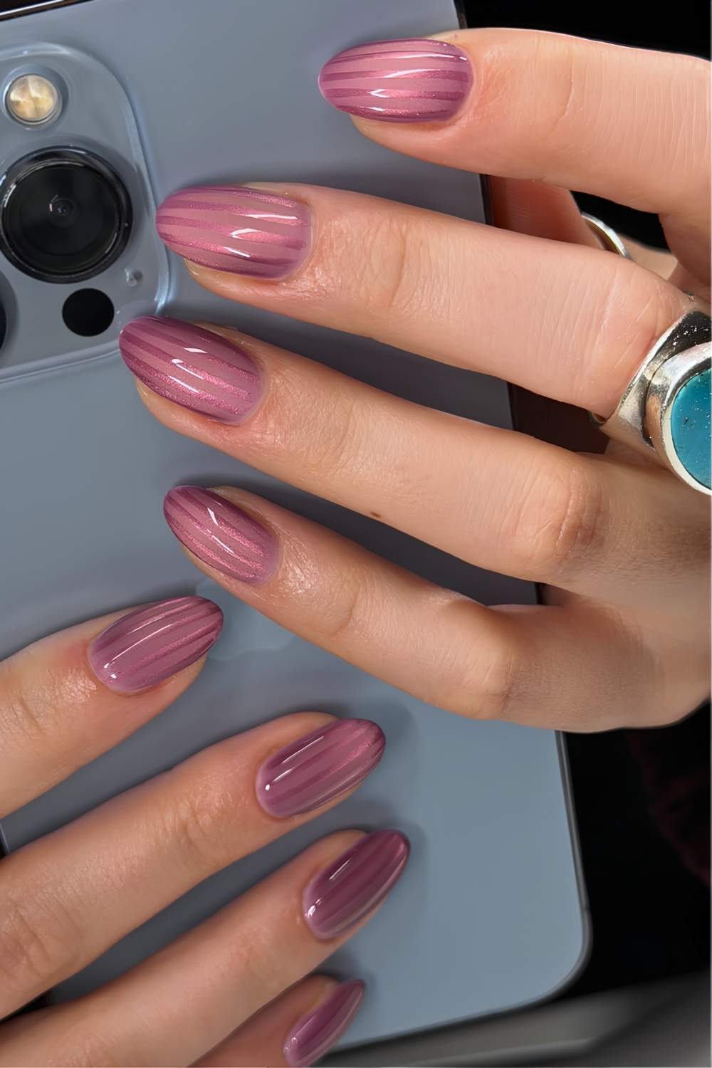 Mauve Ribbed Glass Manikuere