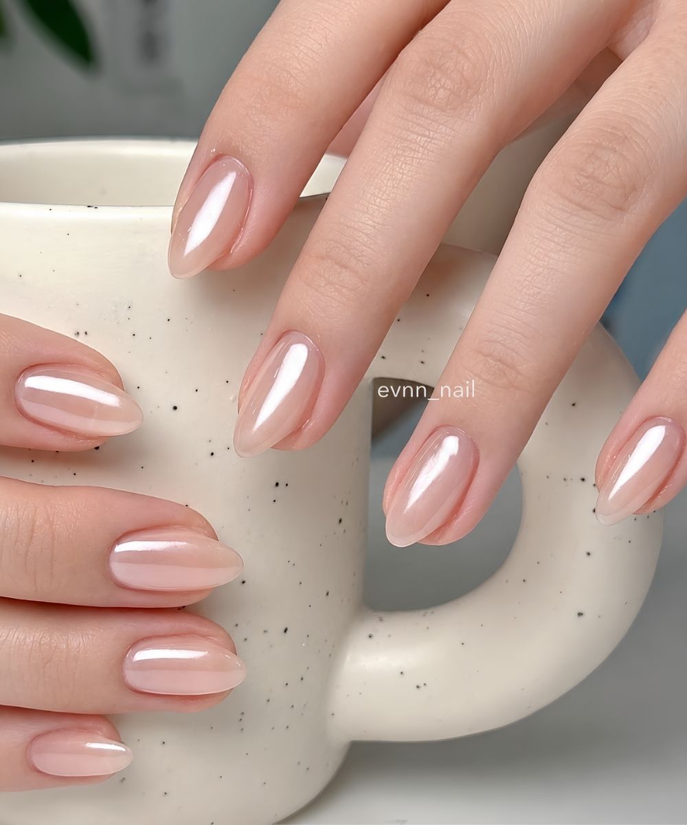 Neutrale Chrome Mandelnaegel