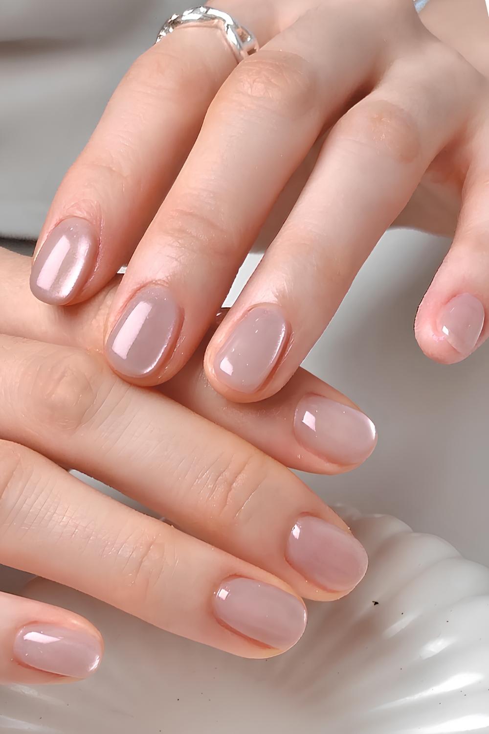 Nude Naegel mit Glaseffekt