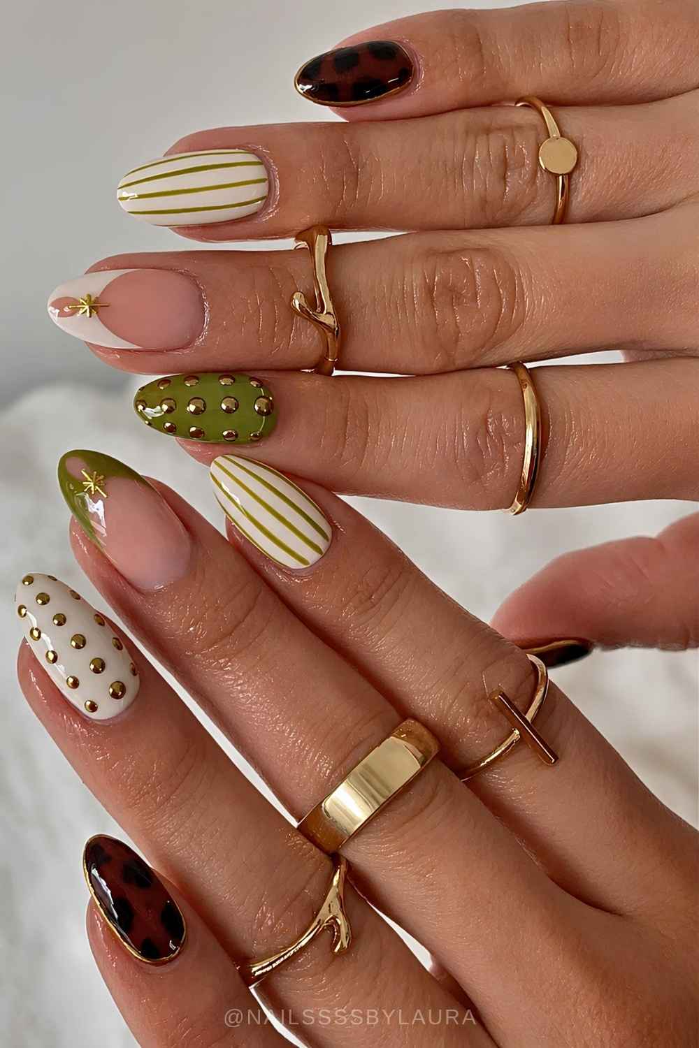 Oliv und Vanille Naegel mit Schildpatt und Metallic Akzenten