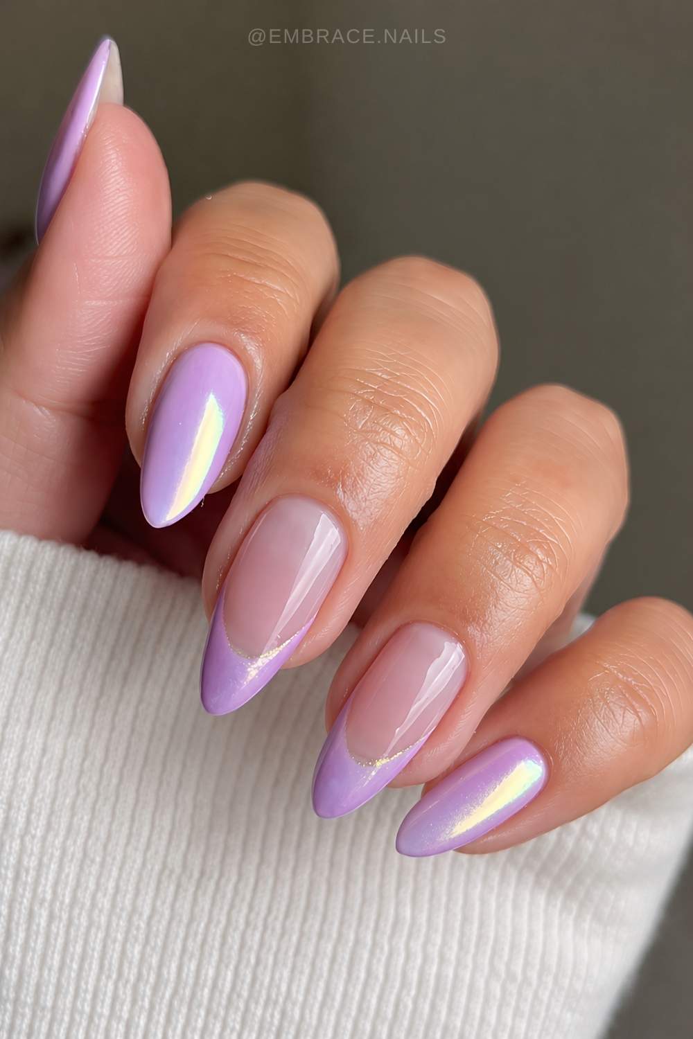 Purple Chrome Naegel mit French Tips