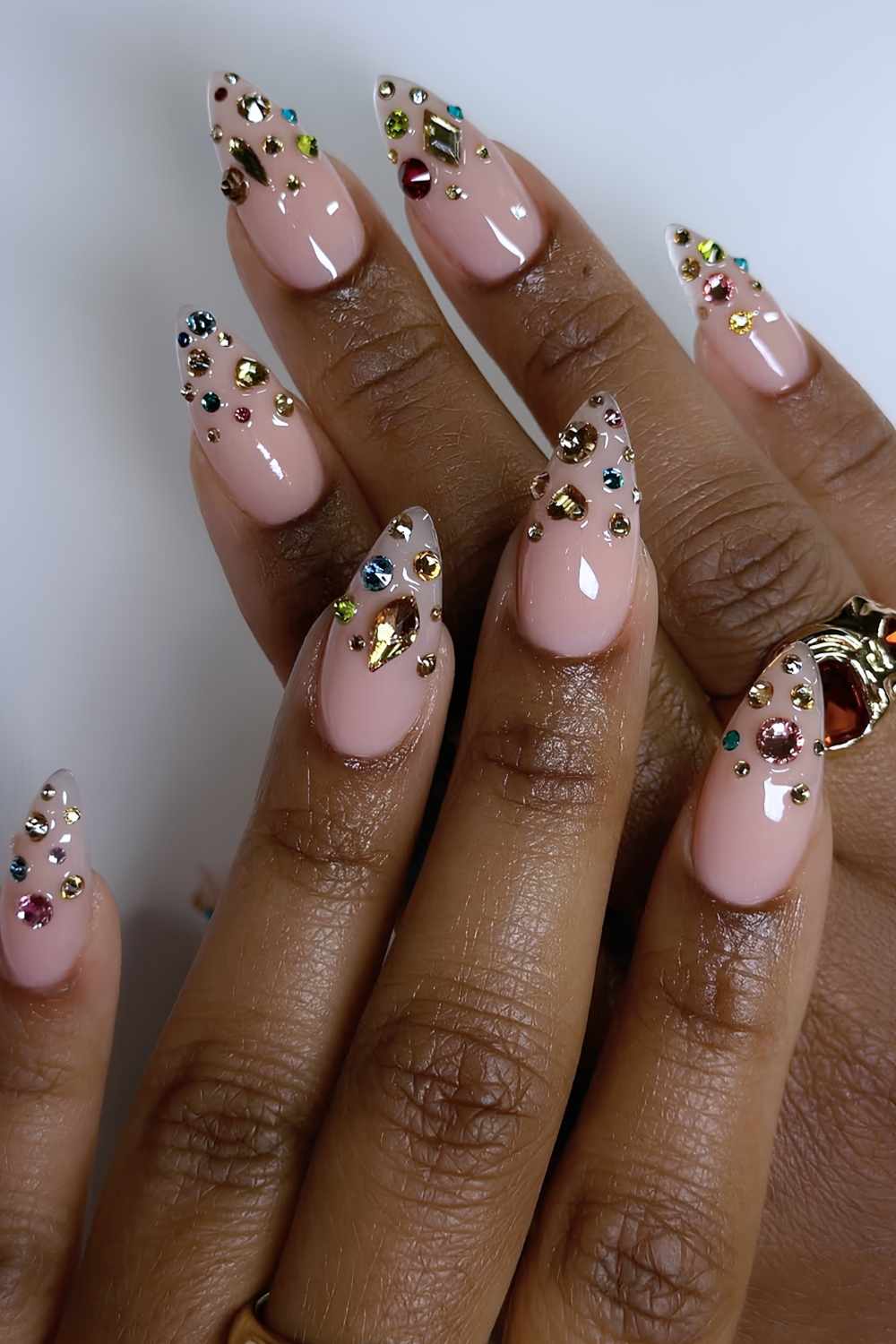 Rosa Manikuere mit grossem Strass