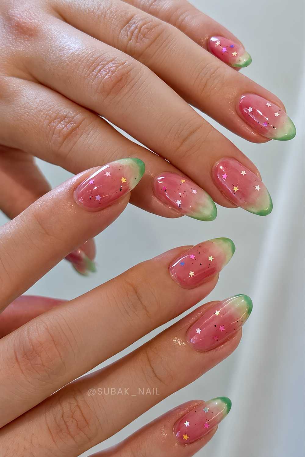 Rosa gruene Wassermelonen Naegel mit Sternen