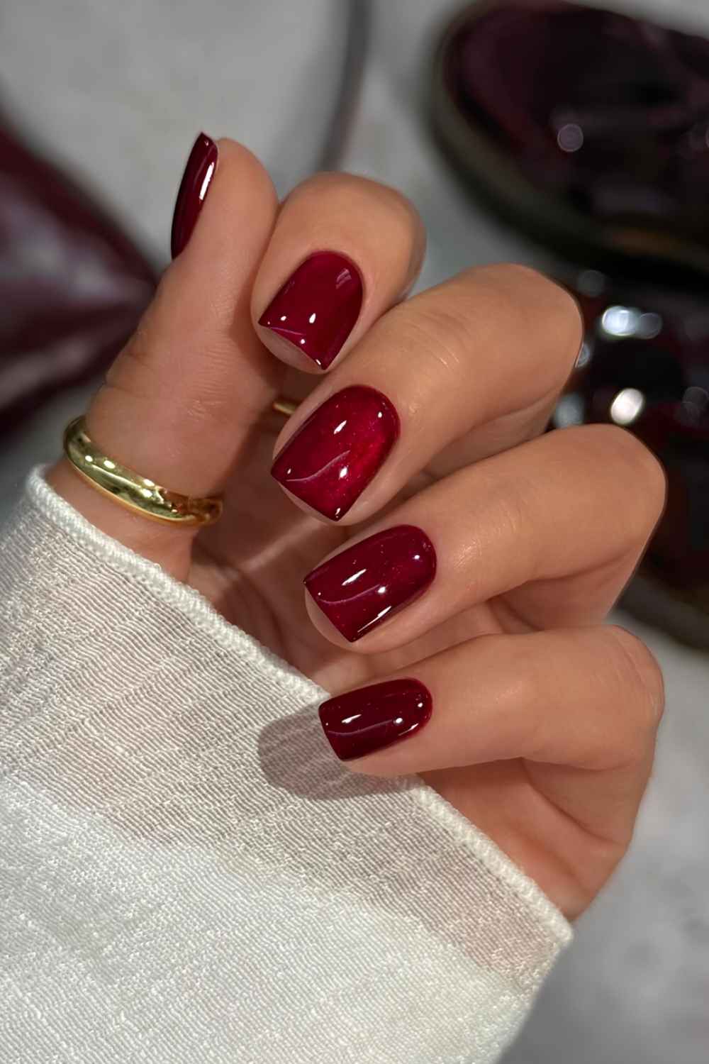 Rote Cat Eye Naegel