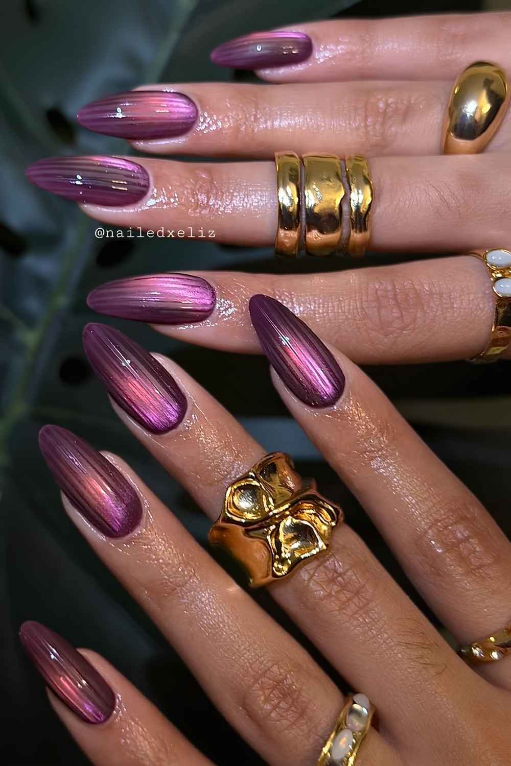 Violette geriffelte Cat Eye Naegel