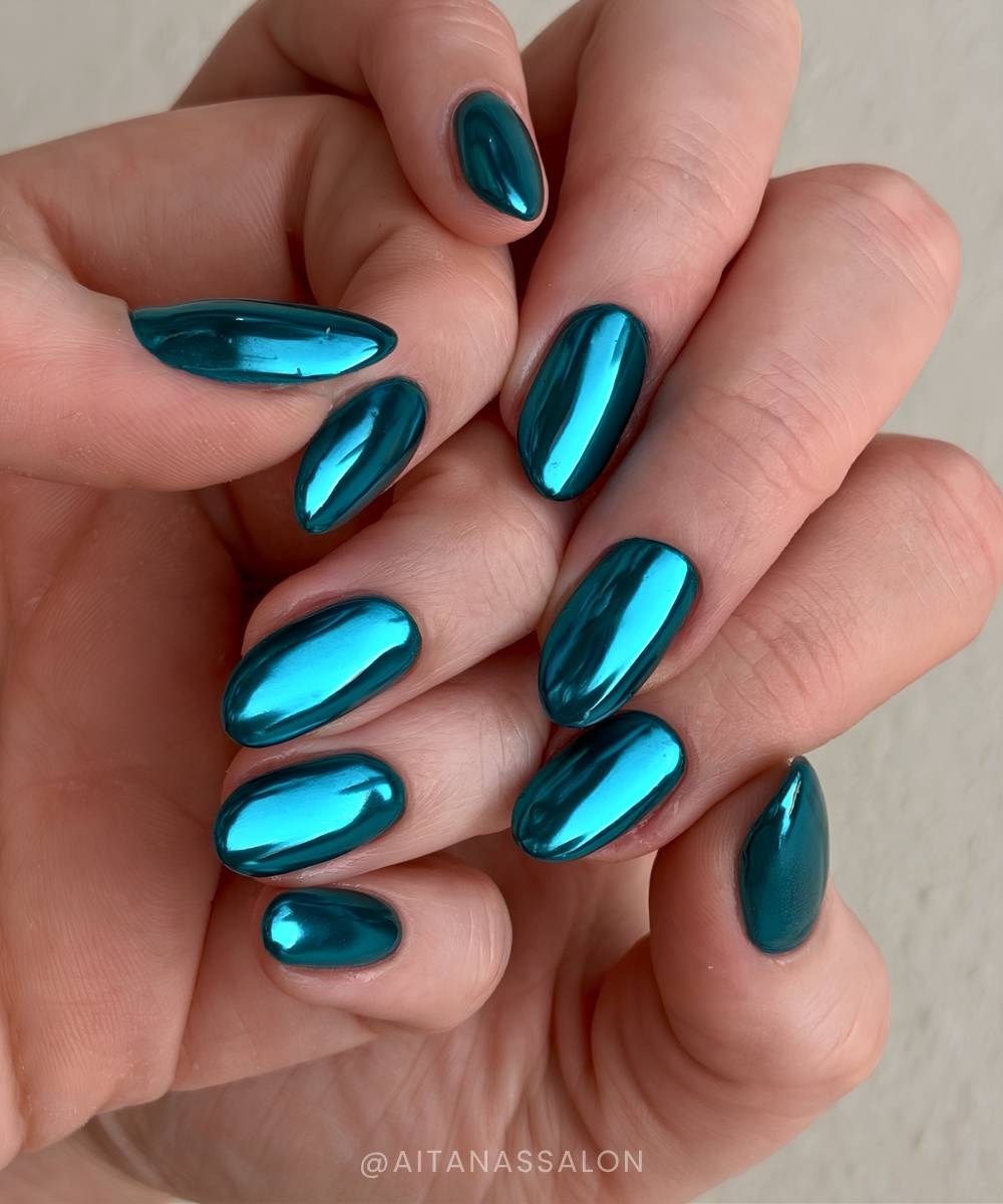 Dunkle Teal Chrome Naegel