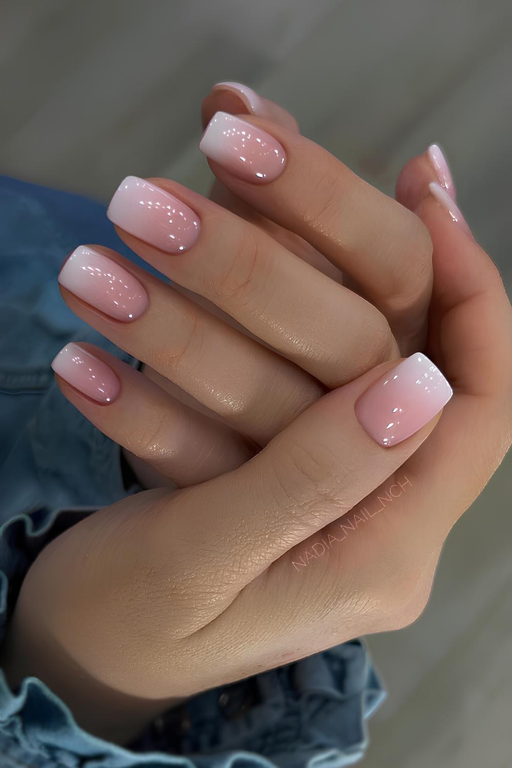 Eckige Ombré Naegel in Weiss und Rosa