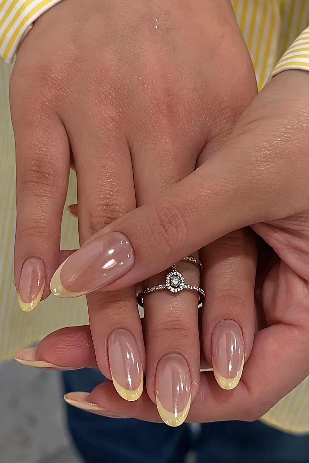 Elegante gelbe Chrome French Naegel