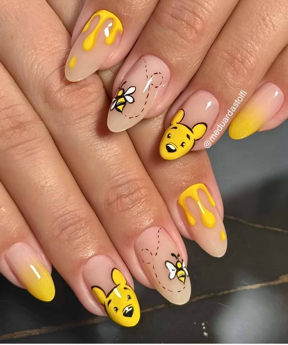 Gelbe Naegel mit Winnie the Pooh Motiven
