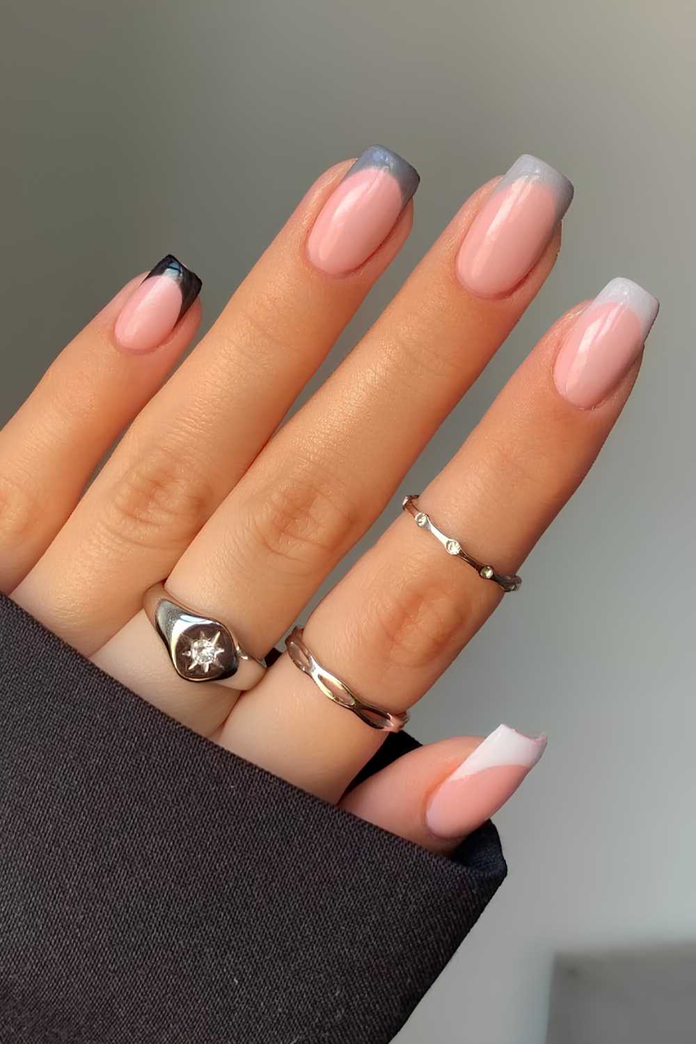Graue French Nails mit Farbverlauf