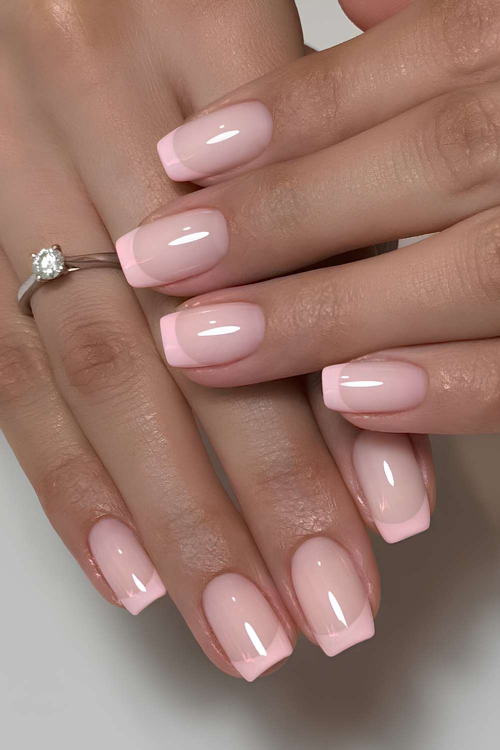 Hellrosa eckige French Nails