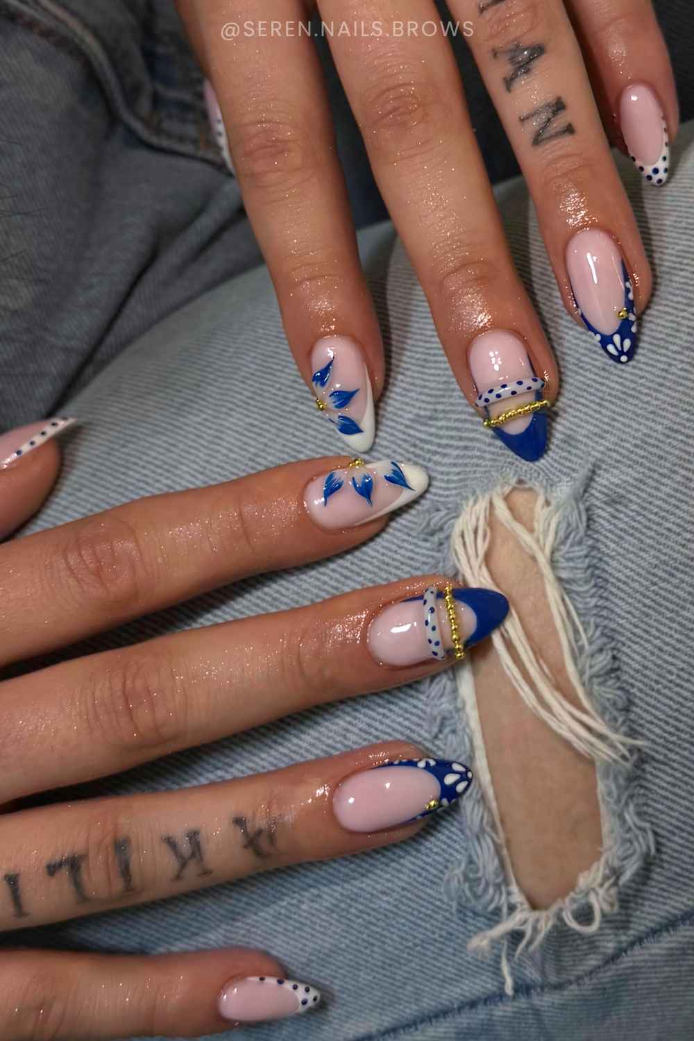 Koenigsblaue French Naegel im Mix Match Look