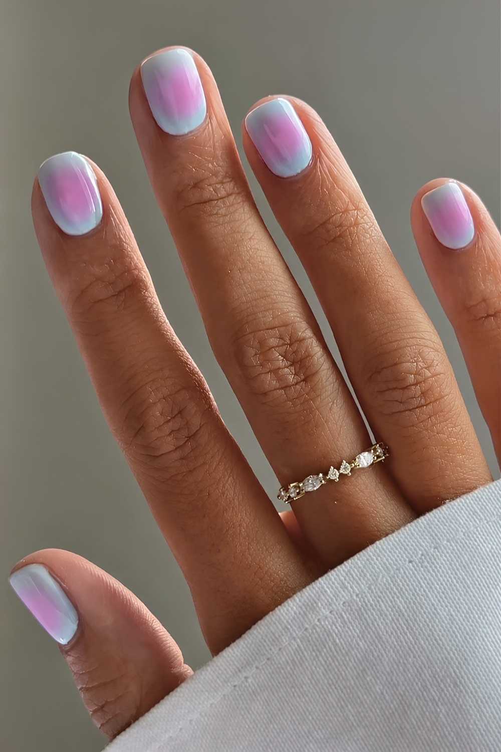 Kurze babyblaue Aura Naegel in Rosa