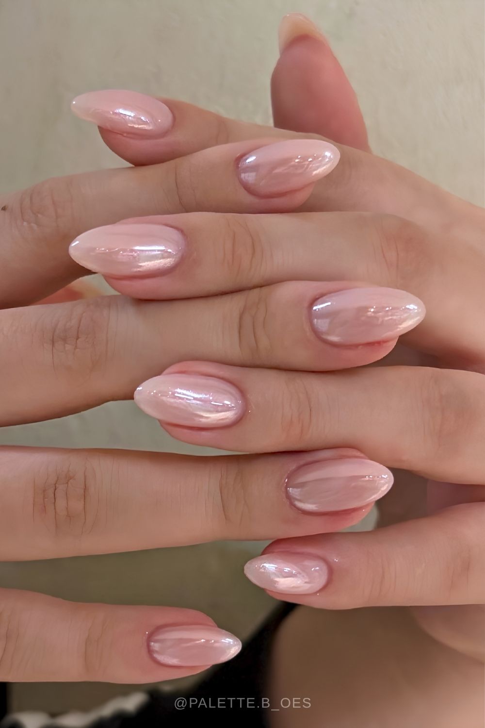 Rosa neutrale Chrome Nails