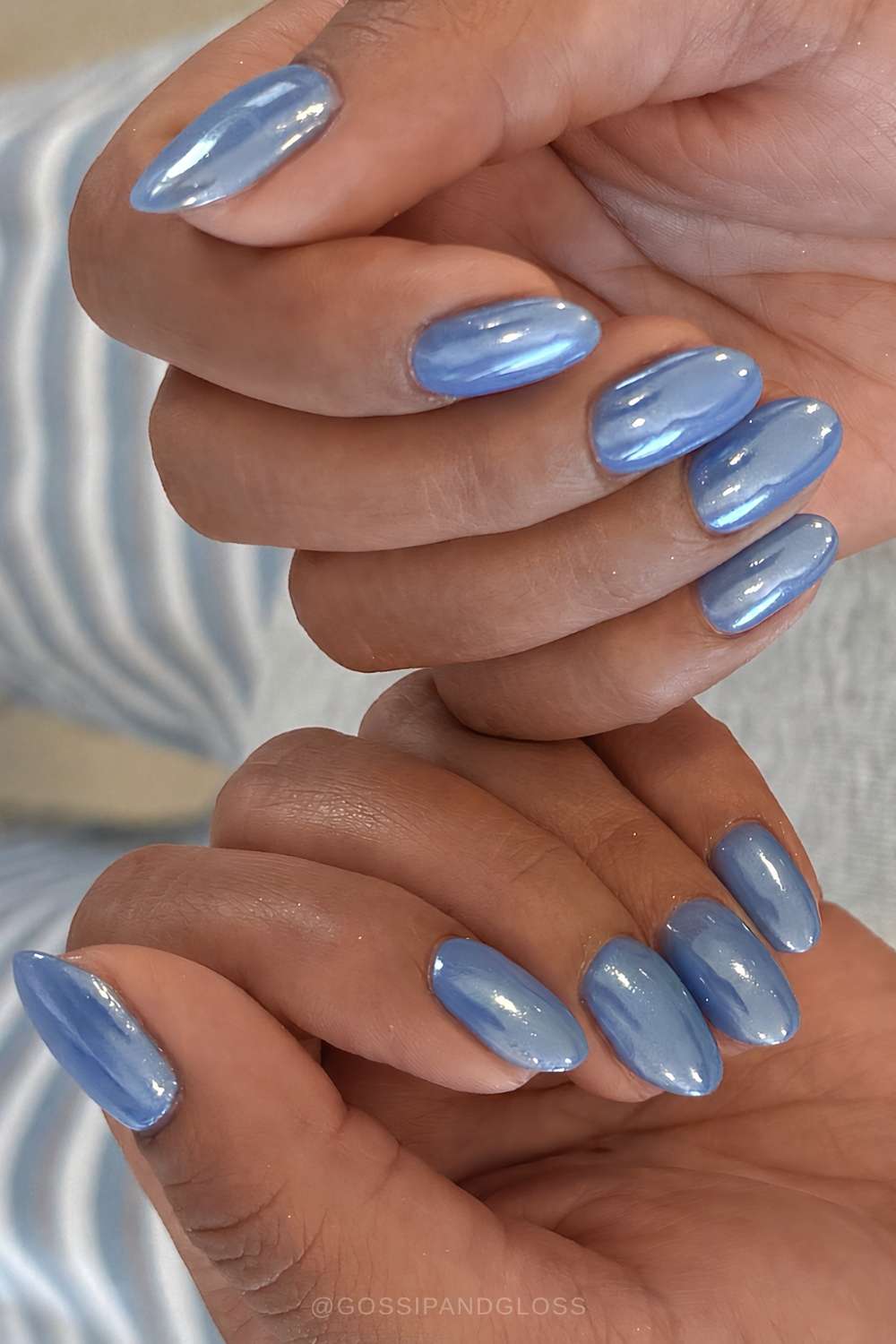 Staubigblaue chrome naegel