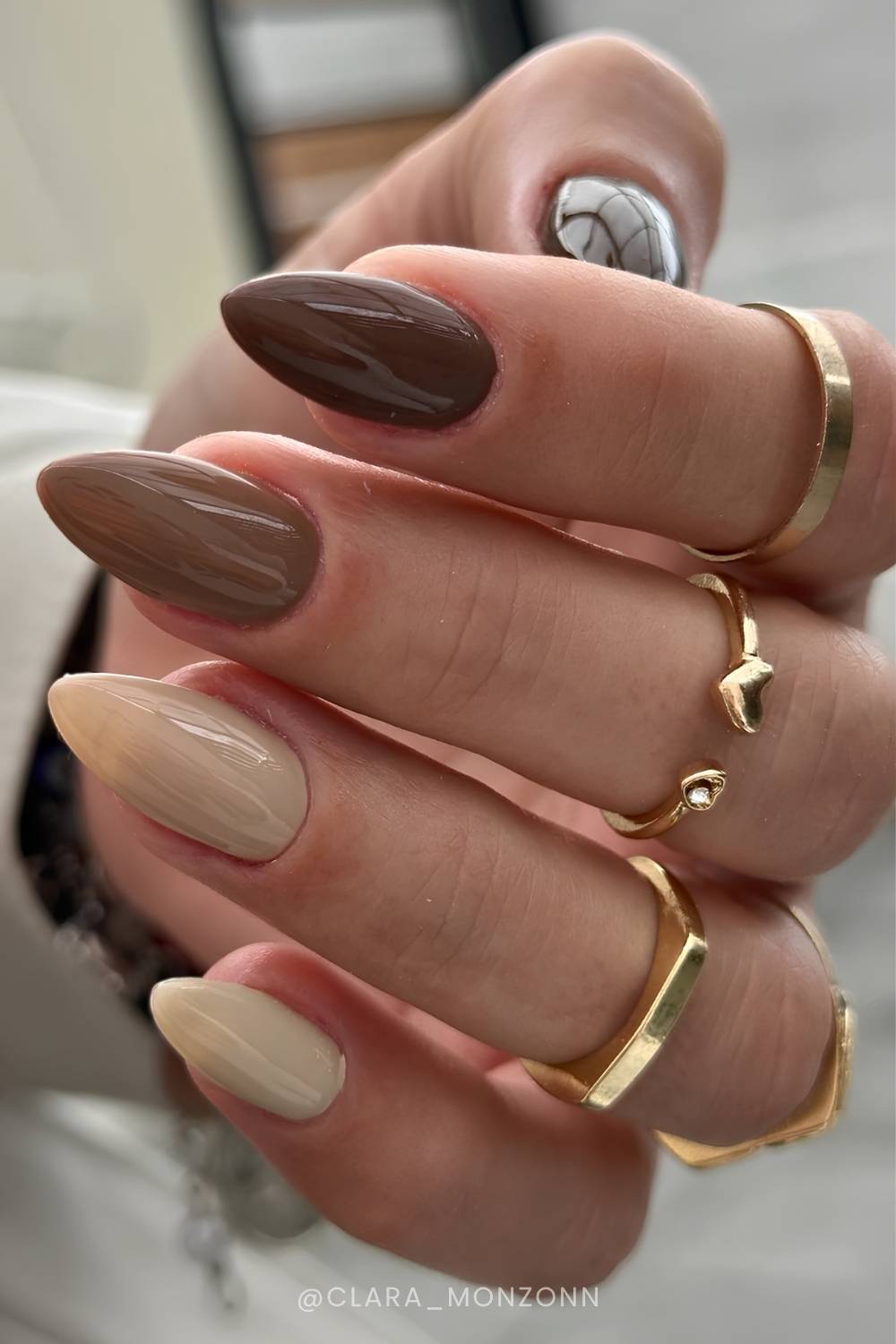 Taupe Skittle Manikuere