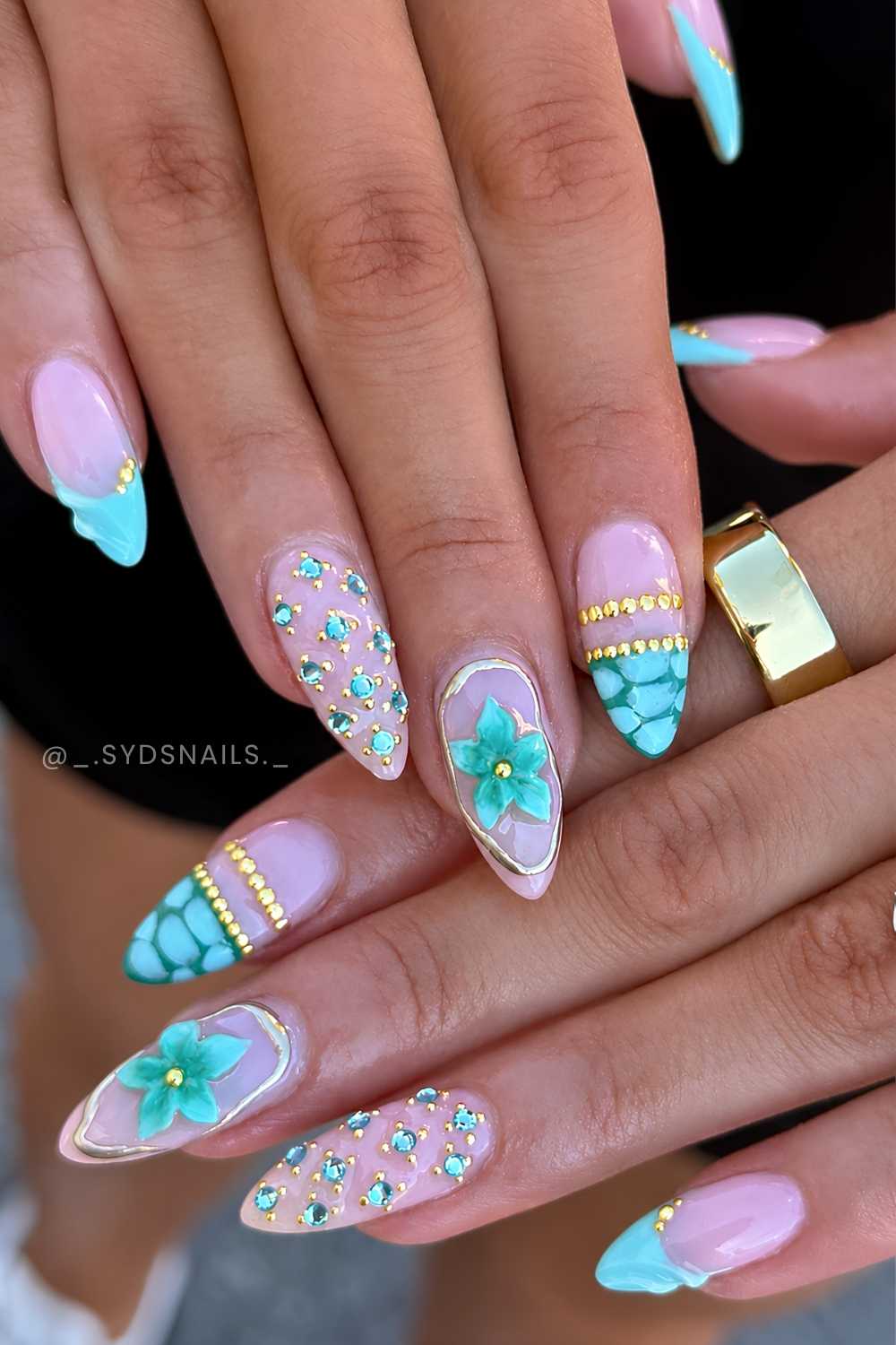 Teal French Naegel mit Animal Print und 3D Blumen