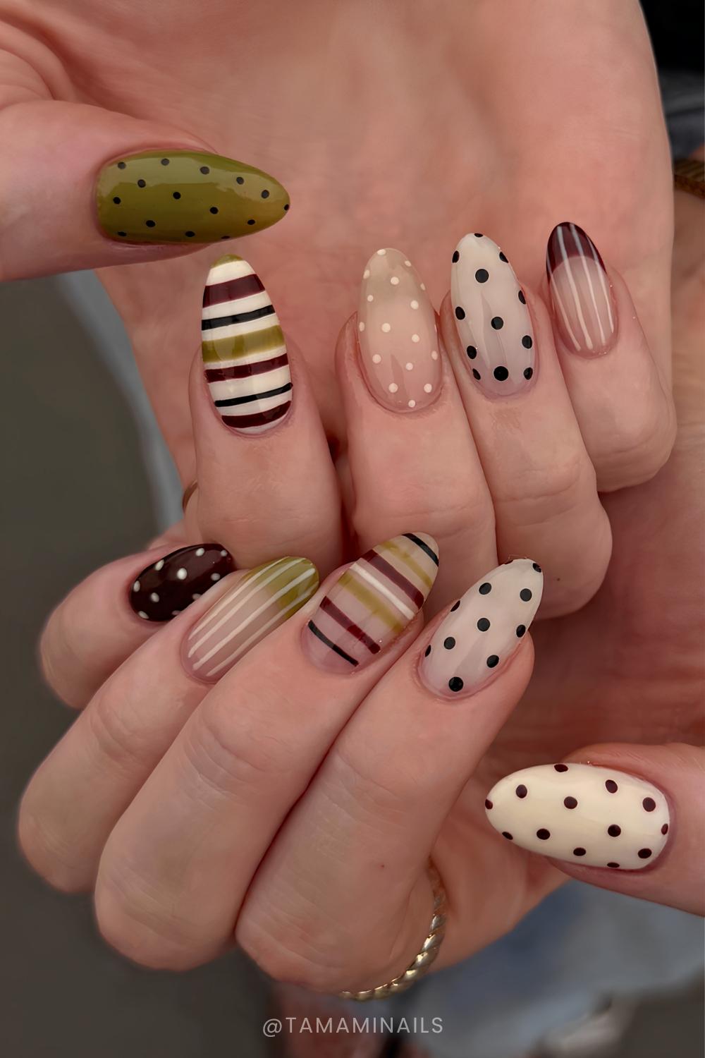 Mix and match naegel in erdigen farben