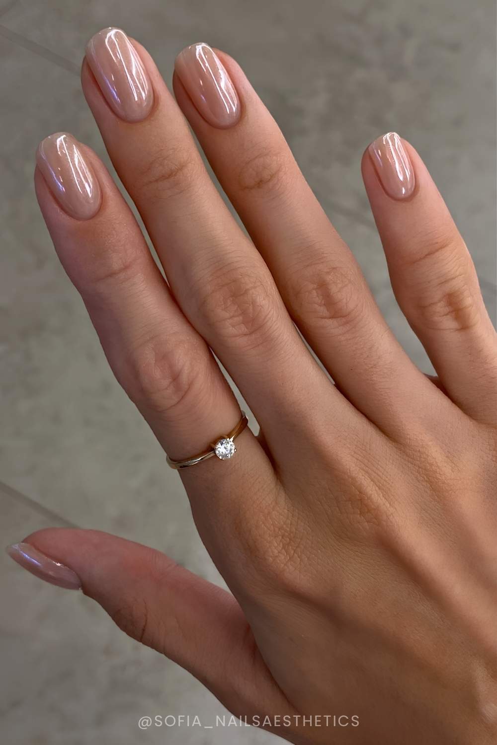 Squoval Nude Chrome Naegel