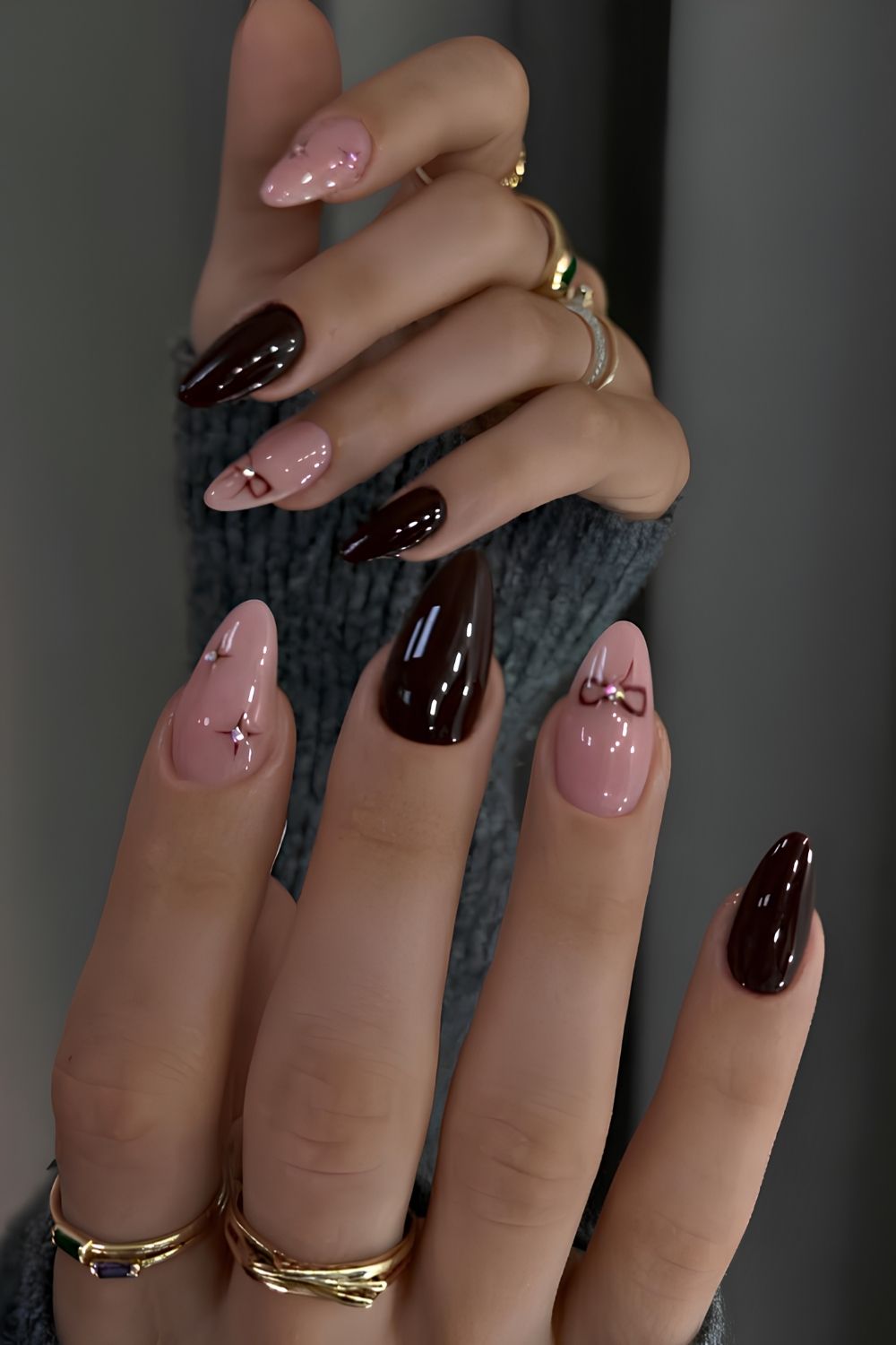 Black Cherry Naegel mit Schleifen und Strasssteinen