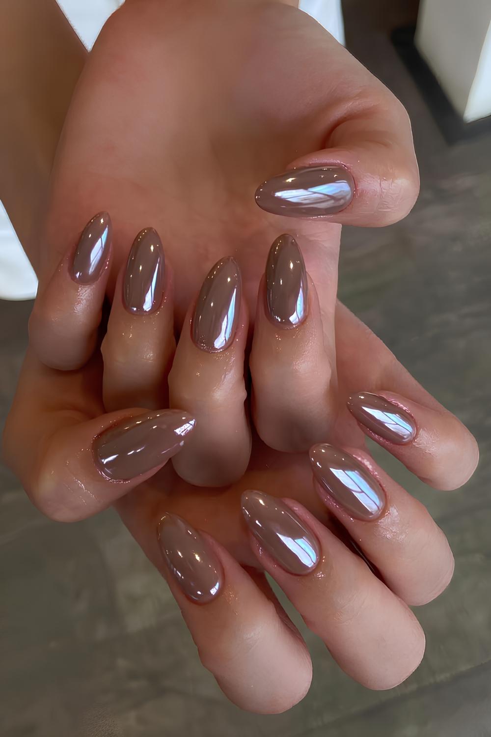Braune Chrome Naegel