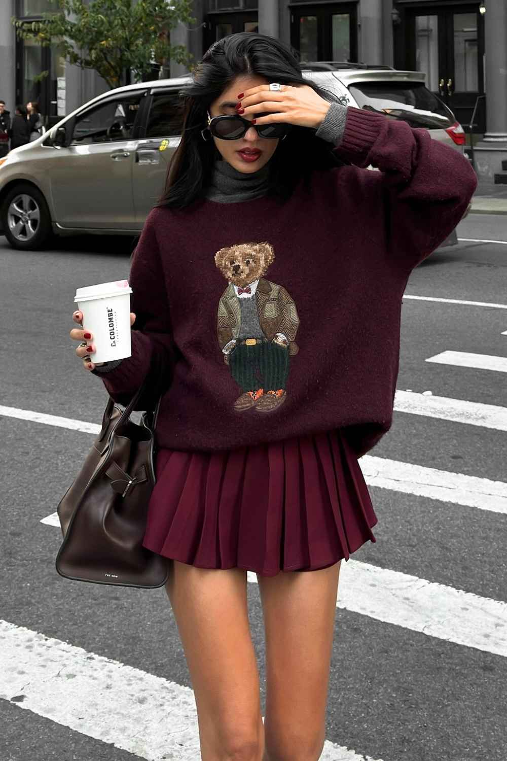 Burgunderroter Polo Bear Pullover mit Plisseerock