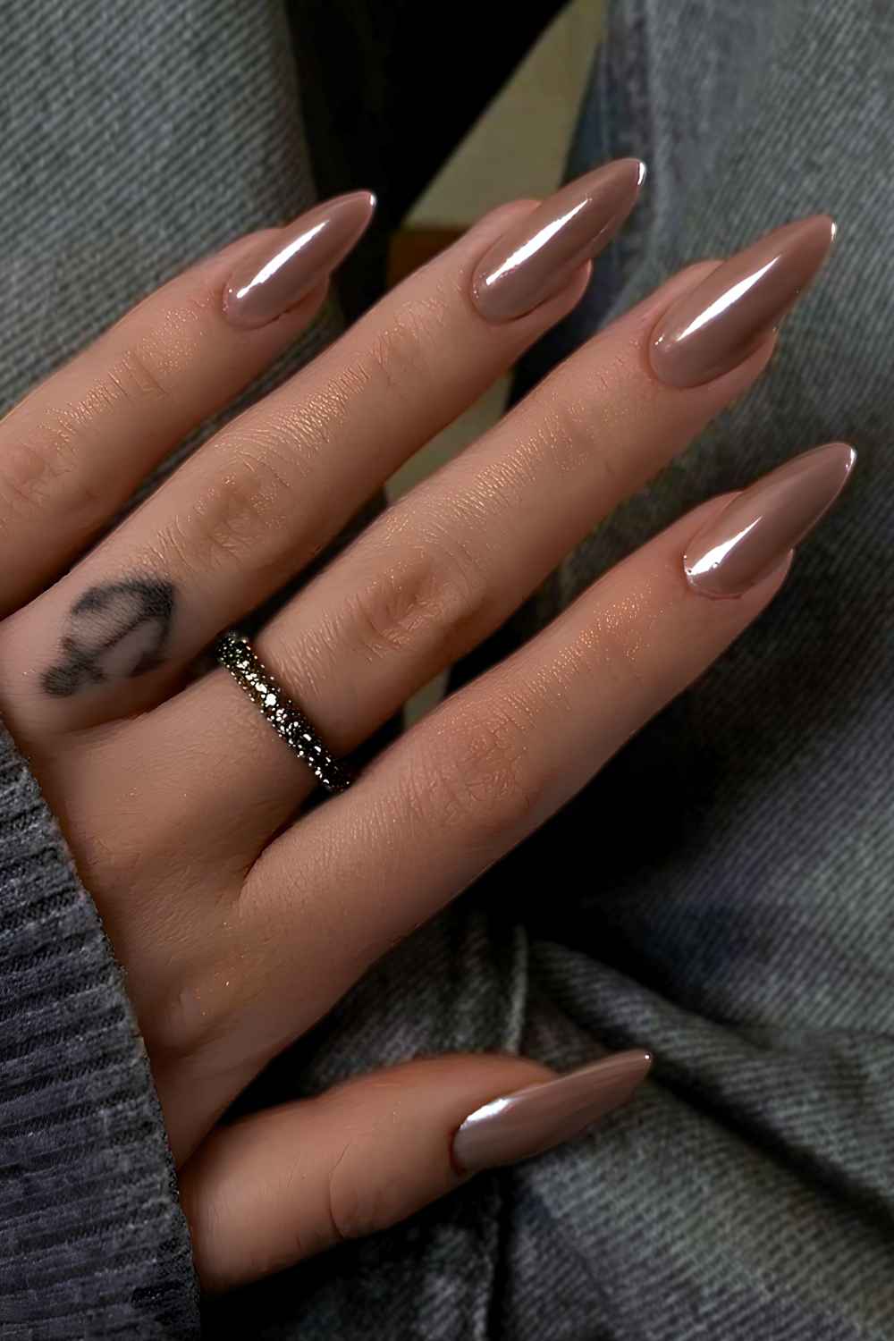 Hellbraune Chrome Naegel