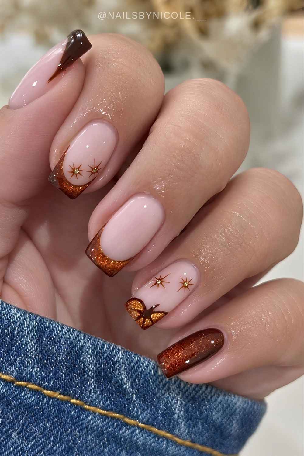 Kupferne Cat Eye Naegel mit Sternen und Kuerbissen