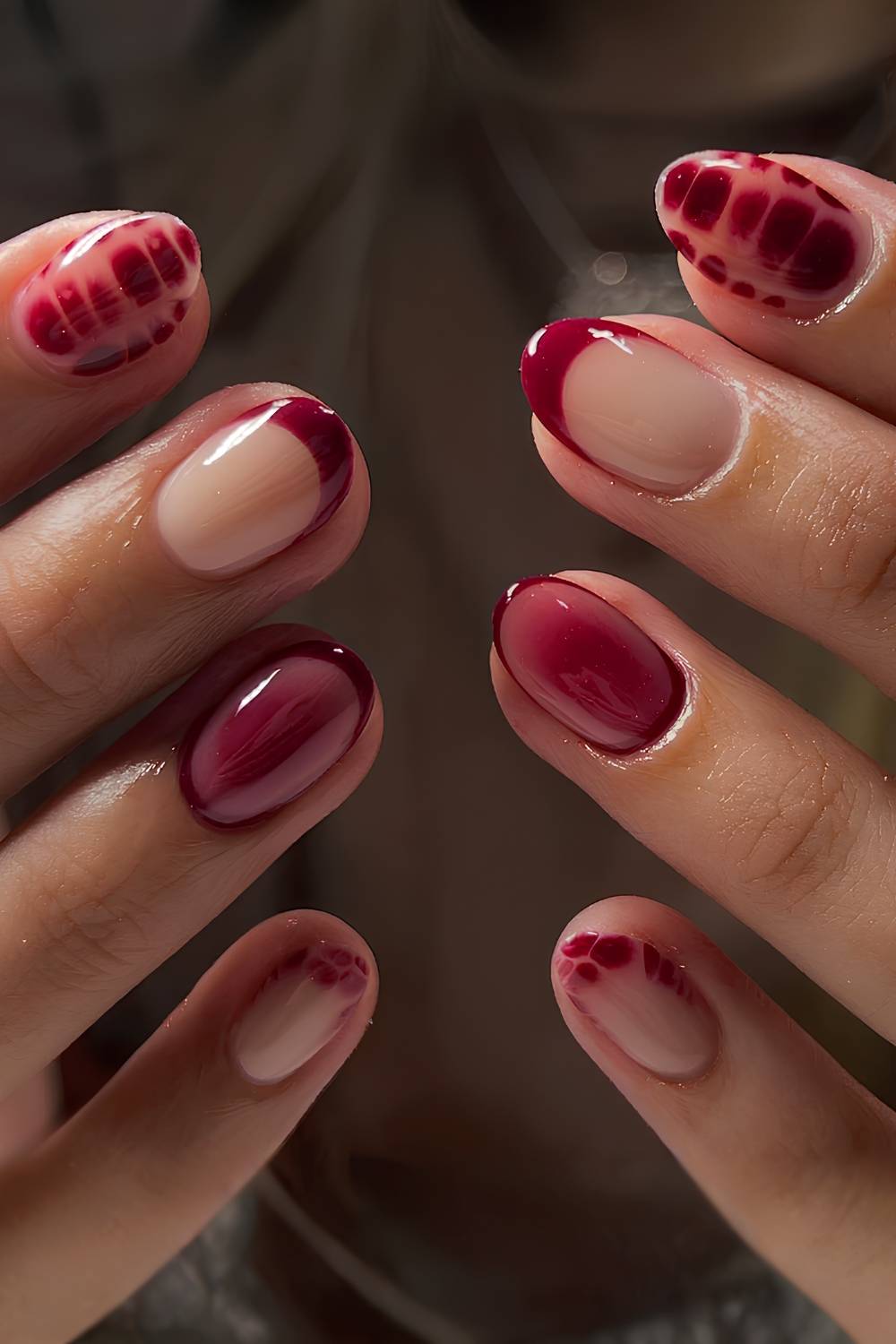 Kurze bordeauxrote Mix and Match Naegel