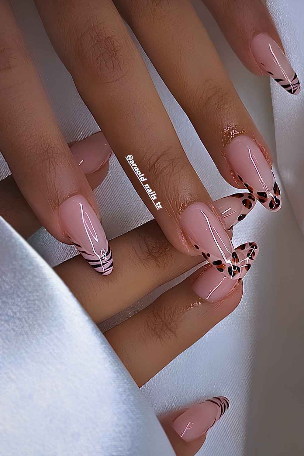 Neutrale French Manikuere mit Zebra und Leopardenmuster