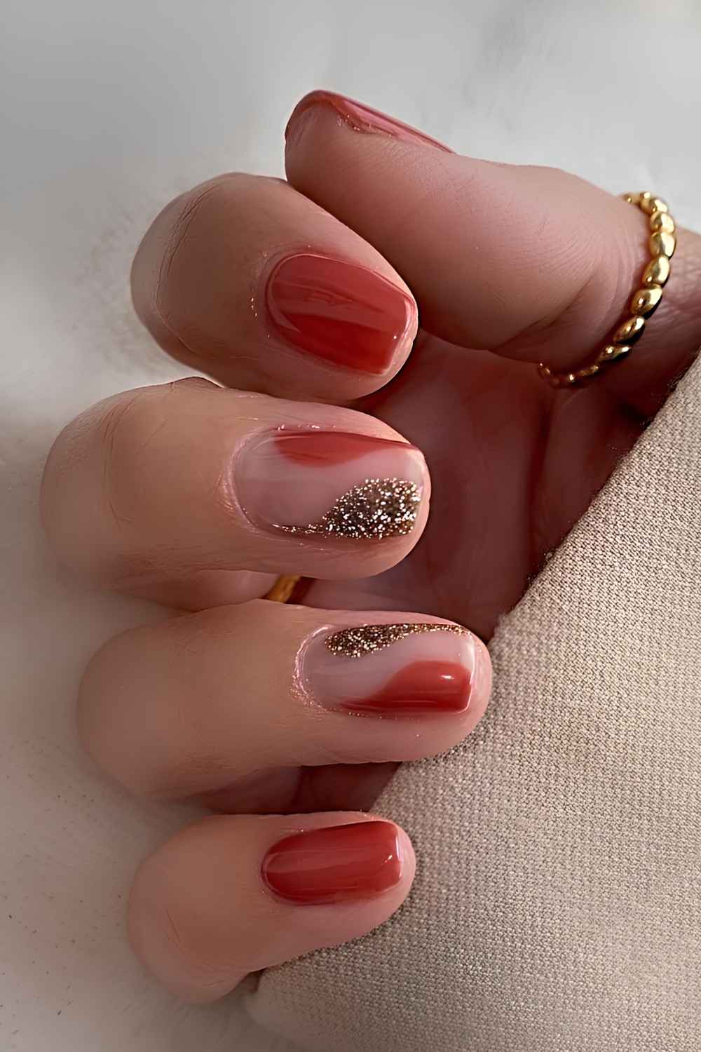 Orange Herbstnaegel mit Glitzer