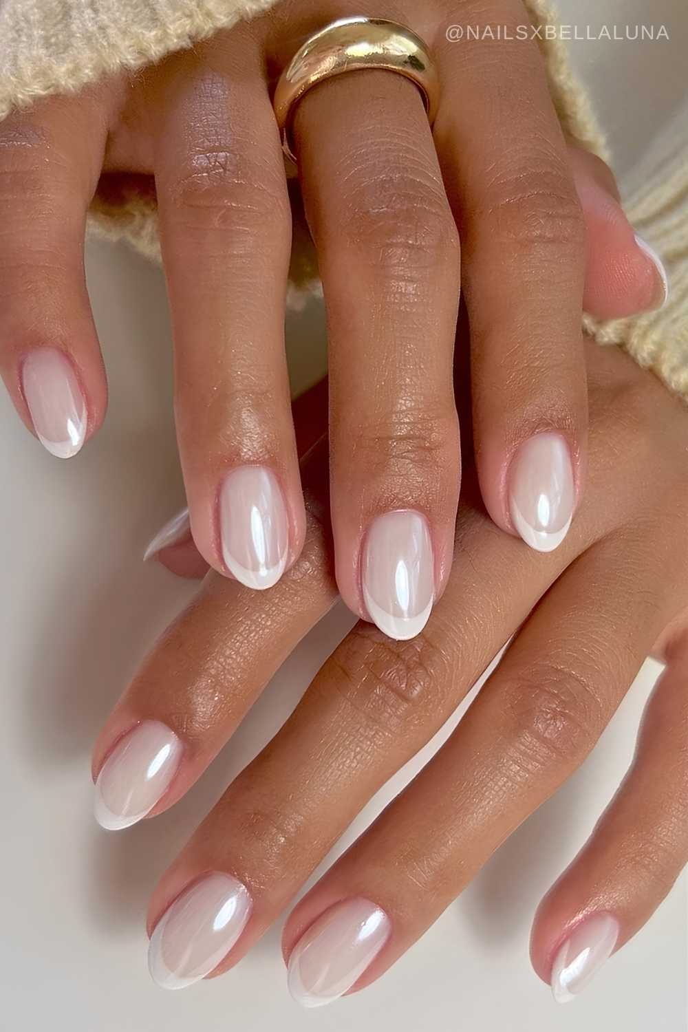 Weisse Iced Chrome French Naegel